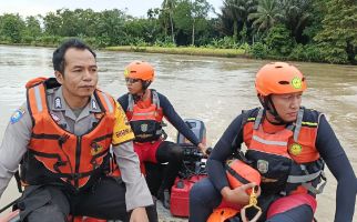 Asyik Mandi dan Main, Riski Tenggelam di Sungai Lematang - JPNN.com