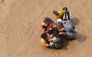 Banjir di Jakarta Meluas & Merendam 34 RT - JPNN.com