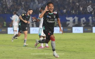 Pelatih Persib Soroti Performa Beckham Putra, Sentil Soal Ini - JPNN.com