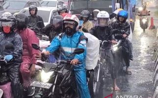 Para Pemudik Mulai Padati Pantura pada Arus Balik H+2 Lebaran - JPNN.com
