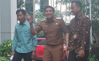 Lucky Hakim Menghadap Wamendagri Seusai 2 Jam Diperiksa di Inspektorat - JPNN.com