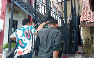Pelaku Pelecehan Terhadap Remaja di Mal Cirebon Dipukuli Warga - JPNN.com