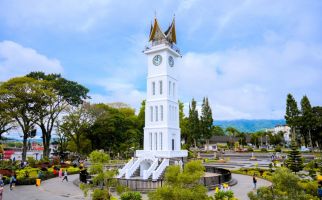 Nippon Paint Percantik Jam Gadang Kebanggaan Masyarakat Bukittinggi - JPNN.com