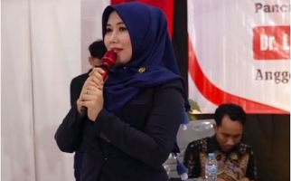 Saat Dialog Kebangsaan di Jatim, Senator Lia Istifhama Singgung Peran Orang Tua Sebagai Sahabat - JPNN.com