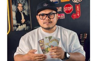 Mas Adi Siap Meramal Nasib Percintaan dan Peruntungan Hidup Lewat Tarot, Ada yang Tertarik? - JPNN.com