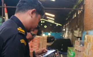 CV Hikmah Surabaya Arang Ekspor 2 Ribu Bag Bricket Asal Polewali Mandar ke Suriah - JPNN.com
