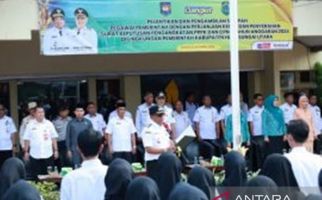 137 CPNS & 449 PPPK Terima SK, Bupati Sahrujani Beri Pesan Begini - JPNN.com