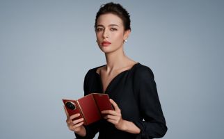 Huawei Mate XT, Ponsel Lipat Tiga Pertama di Indonesia, Sebegini Harganya - JPNN.com