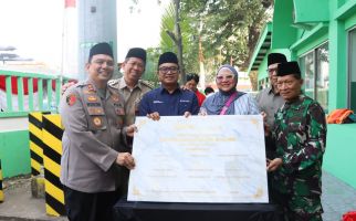 Kapolres Tanjung Priok Resmikan Renovasi Masjid, Ajak Warga Tingkatkan Ibadah dan Kebersamaan - JPNN.com