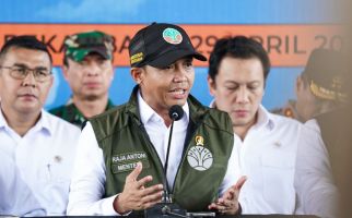 Tren Karhutla Menurun, Menhut Raja Juli: Bangga, Tetapi.. - JPNN.com