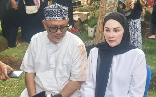 Mona Ratuliu Ungkap Riwayat Penyakit yang Diderita Mendiang Ayah - JPNN.com