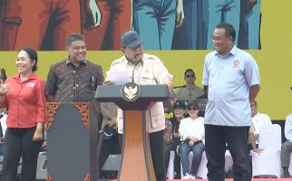 Prabowo Cemburu sama Teddy Indra Wijaya, Mbak Puan Tertawa - JPNN.com