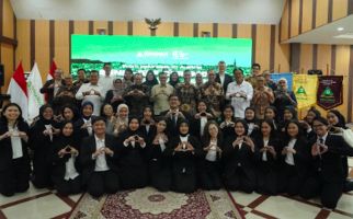 Menteri Karding Berangkatkan 55 Perawat dari Universitas Binawan ke Austria - JPNN.com