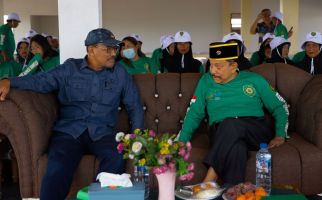 Area Mangrove Terus Menyusut, Pak Hendro dan Agung Sedayu Gelar Aksi Restorasi di Teluk Naga - JPNN.com