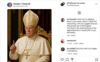 Berulah di Medsos, Donald Trump Pamer Fotonya Berpose ala Paus Vatikan - JPNN.com