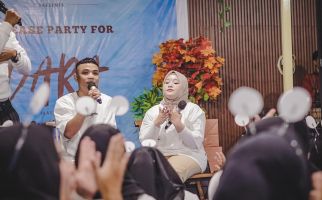 Danil Josse dan Sara Rahayu Menyentuh Hati Lewat Lagu Dara - JPNN.com