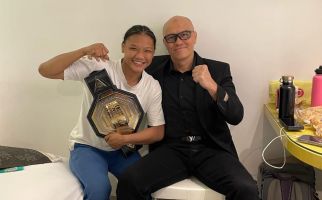 Membanggakan, Petarung BFC Dede Dina Rebut Sabuk One Pride Women Strawweight - JPNN.com