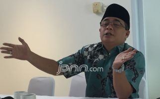 Ahok Didemo, Akom Kena Getahnya - JPNN.com