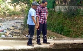 Ahok Kaget Lihat Kali di Cililitan, Wow Jorok Banget... - JPNN.com