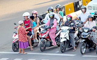 Hati-Hati, Bederma di Jalan Kota Pangkalpinang Bakal Didenda Rp 1 Juta - JPNN.com
