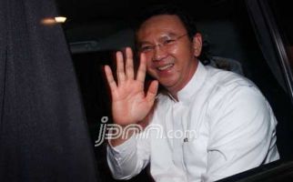 Bisa di Balai Kota, Ahok: Ngapain Rapat di Kereta? - JPNN.com