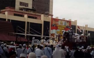GNPF MUI : Tidak Ada yang Salat Depan Mabes Polri - JPNN.com