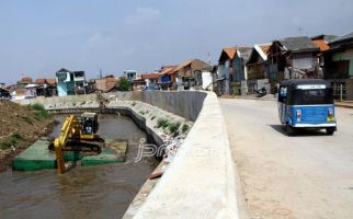 Cegah Banjir dengan Pengerukan - JPNN.com