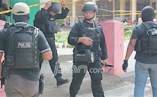 Akhir Tahun, Polri Buru Puluhan Teroris Ke Malaysia - JPNN.com