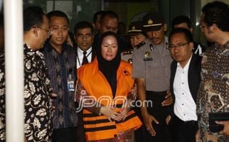 Ya Ampun, Ratu Atut Paksa Pejabat Banten Setor Duit - JPNN.com