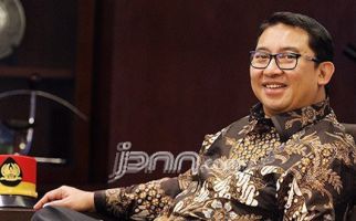 Kiai Subang Anggap Fadli Zon Tak Beradab kepada Mbah Moen - JPNN.com