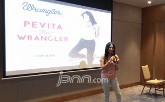 Dikabarkan Dekat Dengan Mike Lewis, Begini Tanggapan Pevita Pearce - JPNN.com