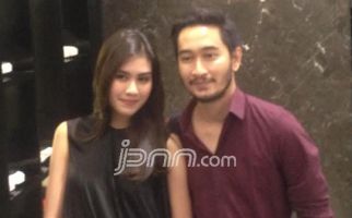 Lamar Syahnaz di Como, Jeje Kongkalikong dengan Mama Amy - JPNN.com