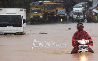 Hujan Deras Delapan Jam, Kota Batam Langsung Dikepung Banjir - JPNN.com