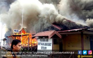 Pos TNI AL dan Polsek KP3 Ludes Dilalap Si Jago Merah - JPNN.com