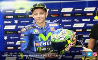 Valentino Rossi Perkenalkan Helm Khusus di MotoGP Italia 2017 - JPNN.com