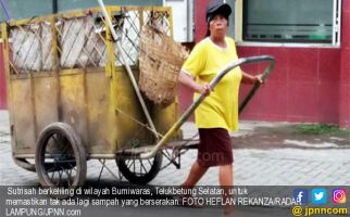  Kisah Inspirasi Petugas Kebersihan Sutrisah Bermimpi Naik Haji - JPNN.com