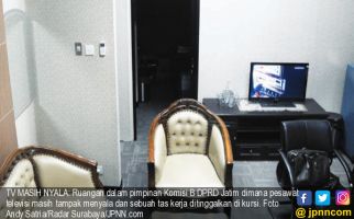Pengakuan Saksi saat KPK Menggeledah Ruang Komisi B DPRD Jatim - JPNN.com