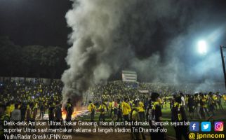 Detik-detik Amukan Ultras, Bakar Gawang, Hanafi pun Ikut Dimaki - JPNN.com