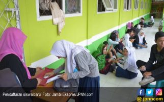 Pengamat Desak Budaya Pungutan saat PPDB Segera Dipangkas - JPNN.com