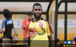 Yanto Basna Kembali Dikontrak Prachuap FC, Kariernya Makin Panjang di Thailand - JPNN.com