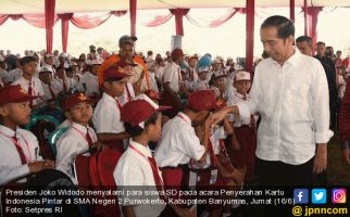 Jokowi: Selain Belajar, Pelajar Harus Beribadah dan Olahraga - JPNN.com