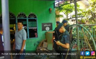 Rumah Pelaku Penyerangan Mapolda Sumut Tetap Dijaga Polisi - JPNN.com