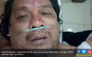 Ayah Angkat Hardi Diangkut Densus Usai Penggeledahan - JPNN.com