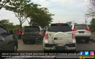 Hari Kedua Lebaran, Jalan di Demak Macet Banget - JPNN.com