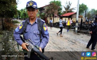 Militan Rohingya Serbu Pos Polisi dan Markas Tentara, 71 Tewas - JPNN.com