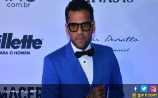 Sah jadi Milik PSG, Alves Dapat Gaji Rp 3,9 Miliar per Minggu - JPNN.com