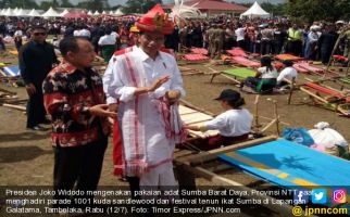 Jokowi Resmi Dinobatkan sebagai Rato SBD - JPNN.com