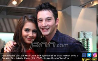 Ditinggal Pevita Pearce ke Luar Kota, Mike Lewis Kangen - JPNN.com