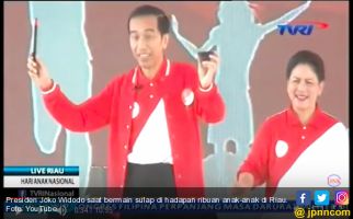 Jokowi Bermain Sulap di Hadapan Ribuan Anak-Anak, Hahaha, Menghibur Banget... - JPNN.com