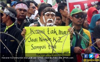 Massa Honorer K2 Sempat Memblokir Jalan - JPNN.com